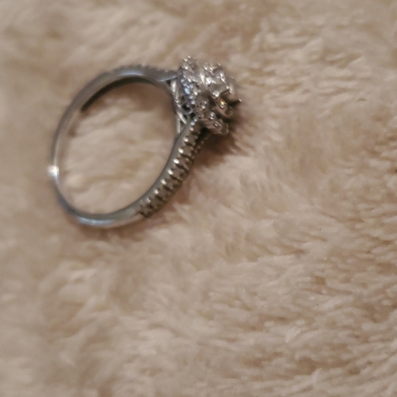 Ring - Picture 3 of 3